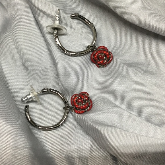 Swarovski and Disney briar rose earrings - Picture 5 of 6